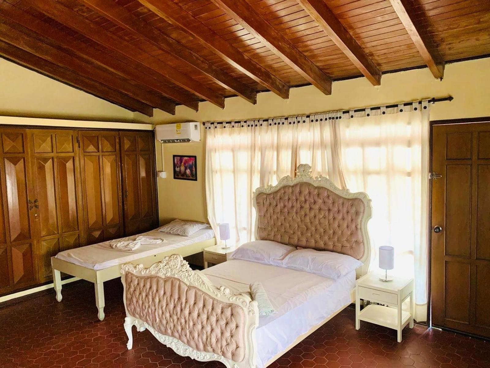 The Chill In Mansion Hostel Santa Marta Bilik gambar