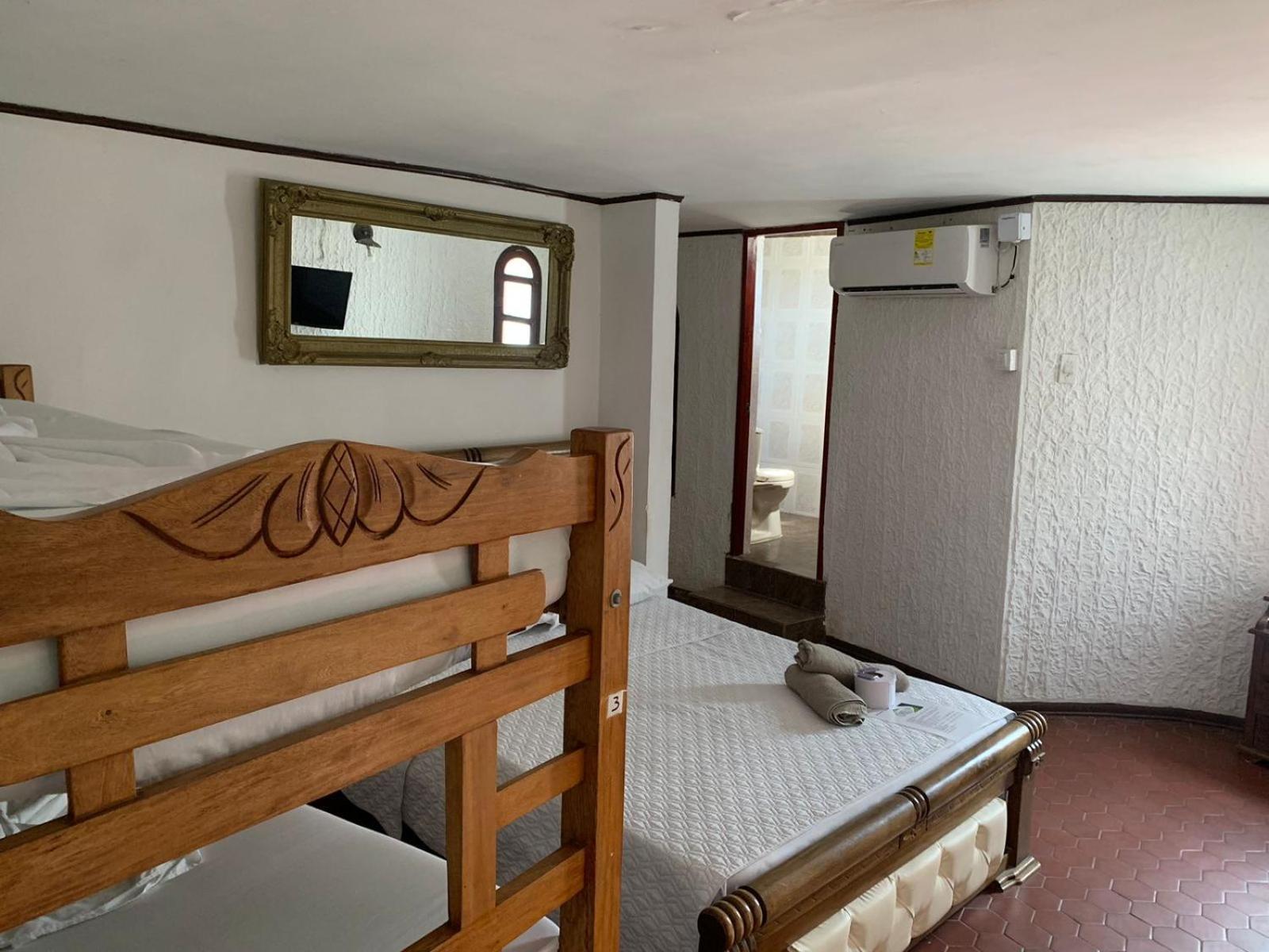 The Chill In Mansion Hostel Santa Marta Bilik gambar